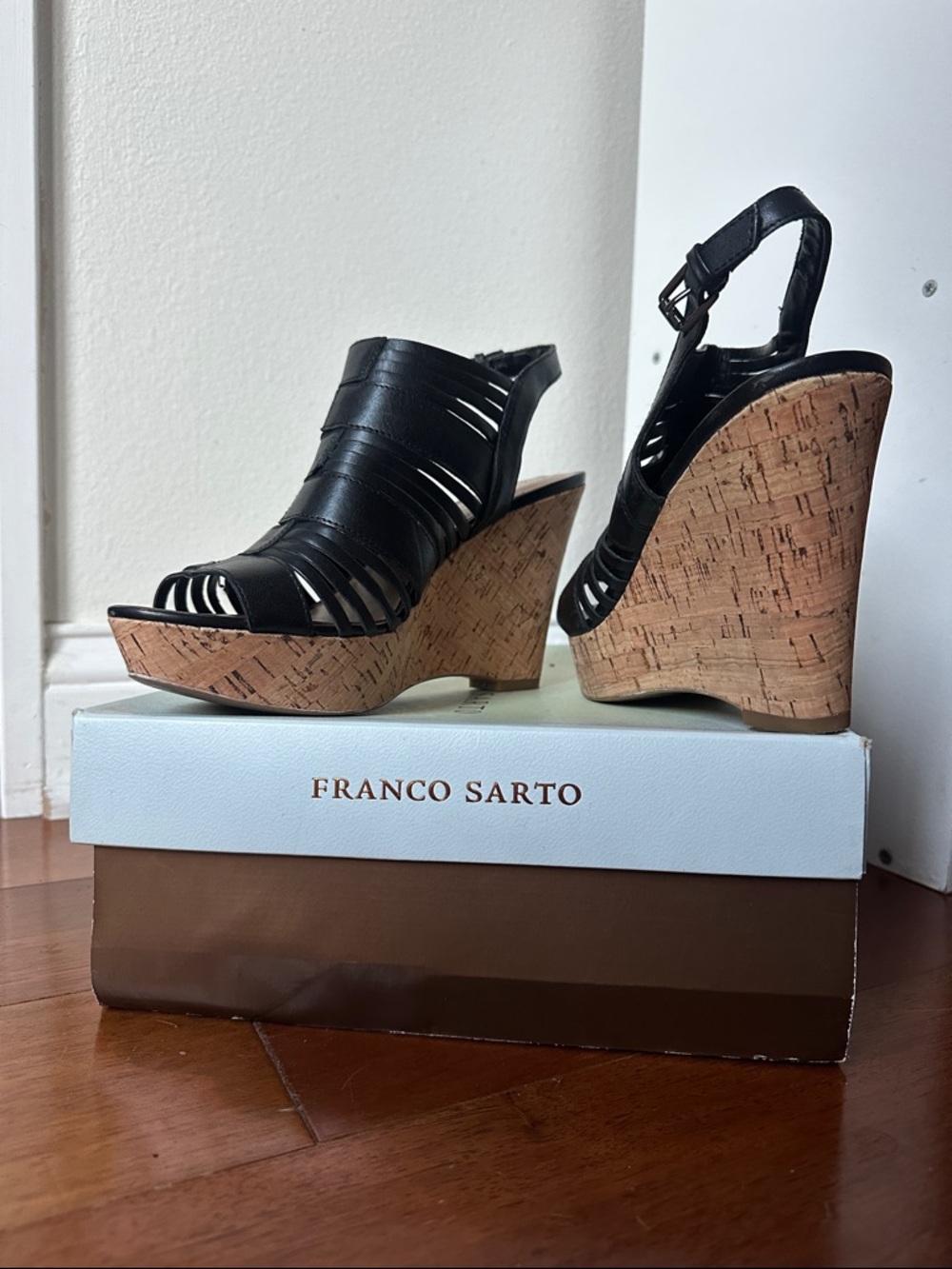 Franco Sarto Women Sharp Sandal! Size 9.5 Black Leather Wedge Heel Cork Platform - Picture 7 of 7